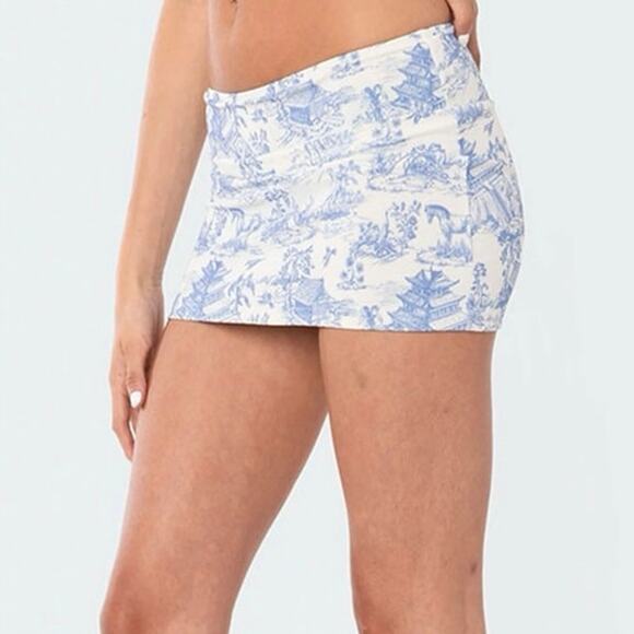 Edikted Delft Print blue and white two-piece set size M mint condition - Picture 5 of 13